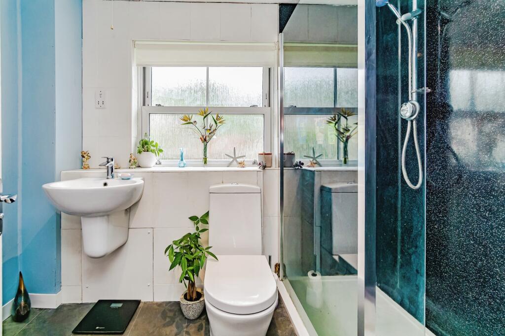 Jack &amp; Jill Bathroom
