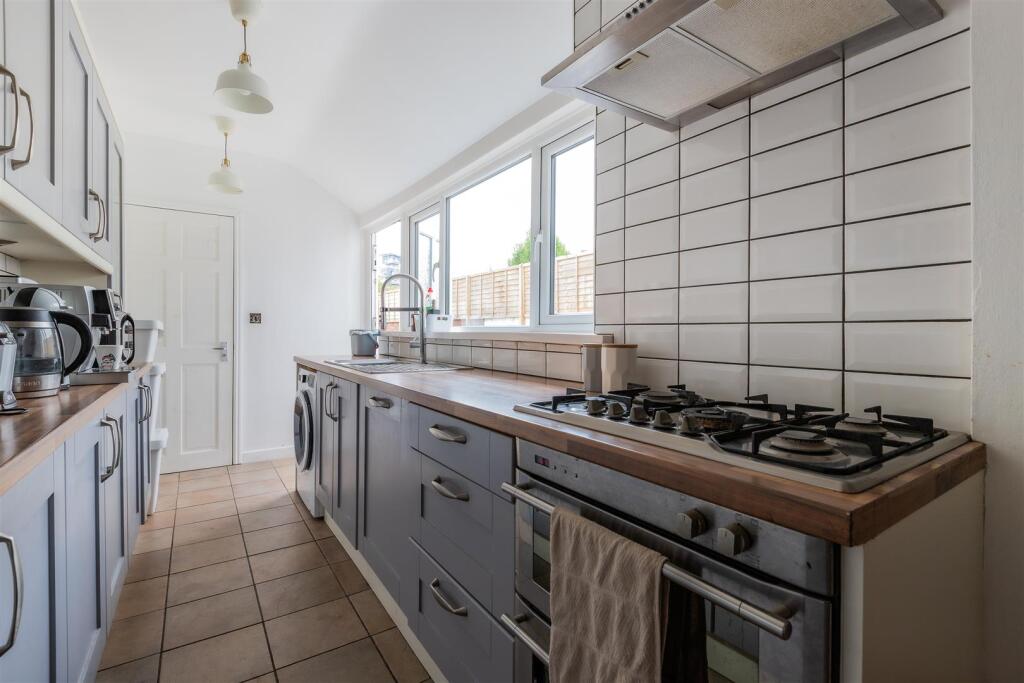 Corporation Road 163-15.jpg