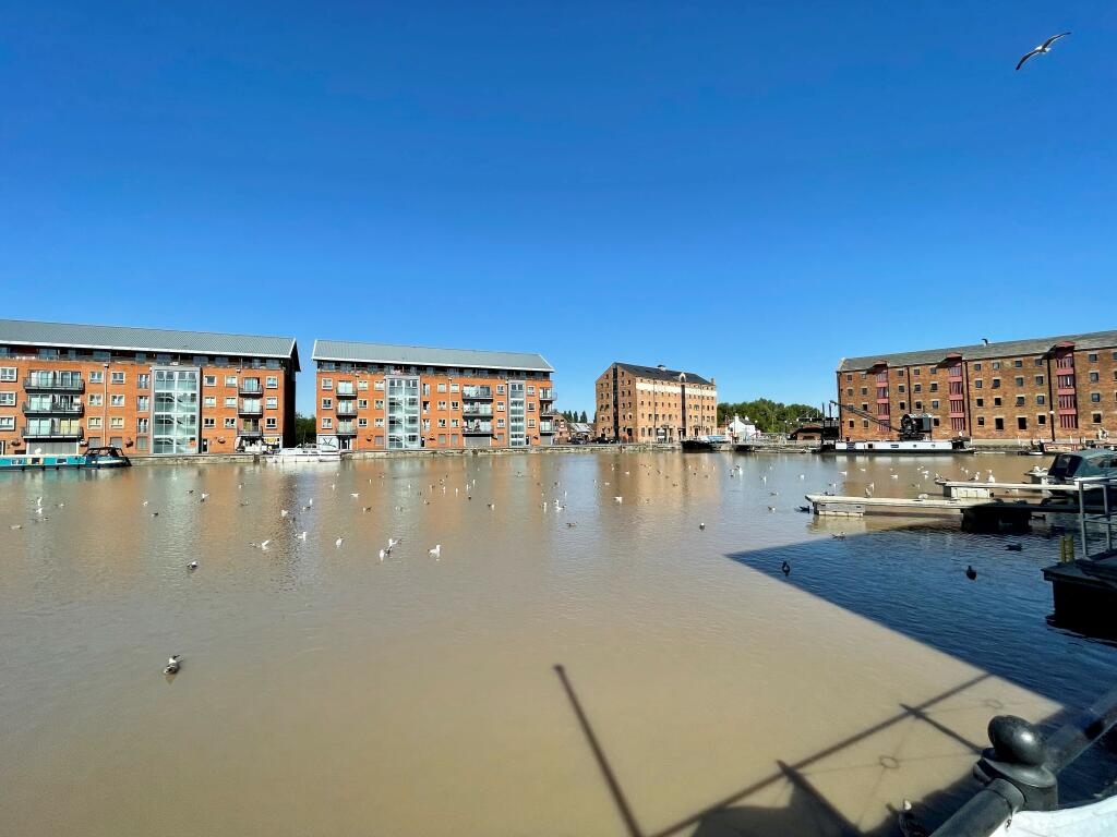 Docks