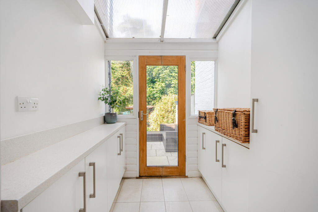 8-1342133-8-68a88...