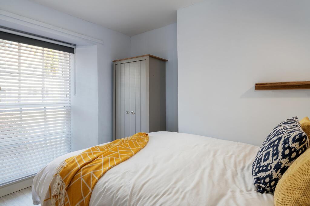 - Bedroom 1_Dart Retreat, Dartmouth