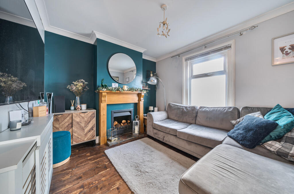 1373105-19-6900d8...