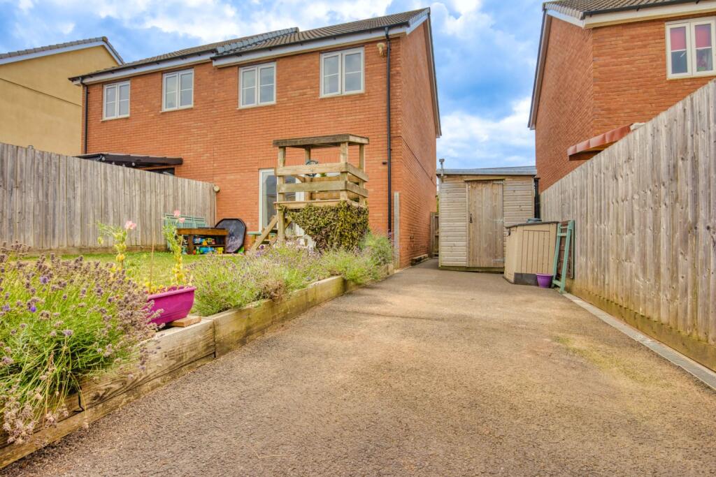 Ewemove Taunton Quartly Drive 12