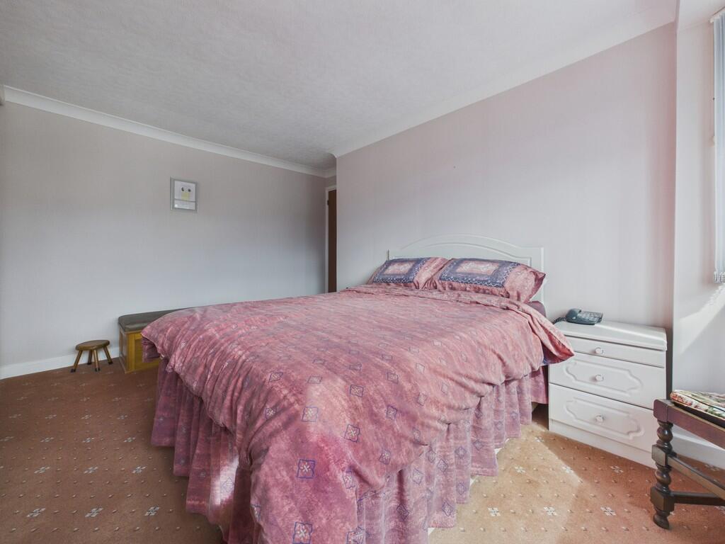 CAM04273G0-PR0185...