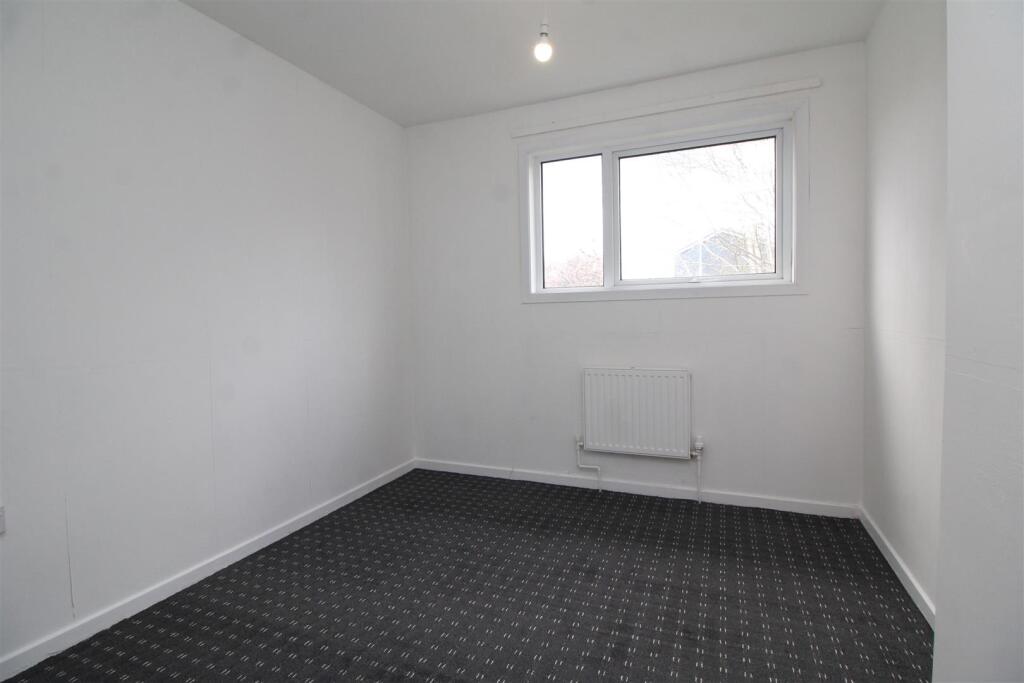 bedroom 3 .JPG