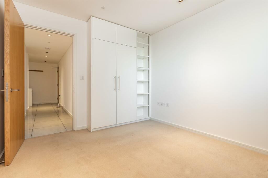 Brock Street 20F706 -bed2.jpg