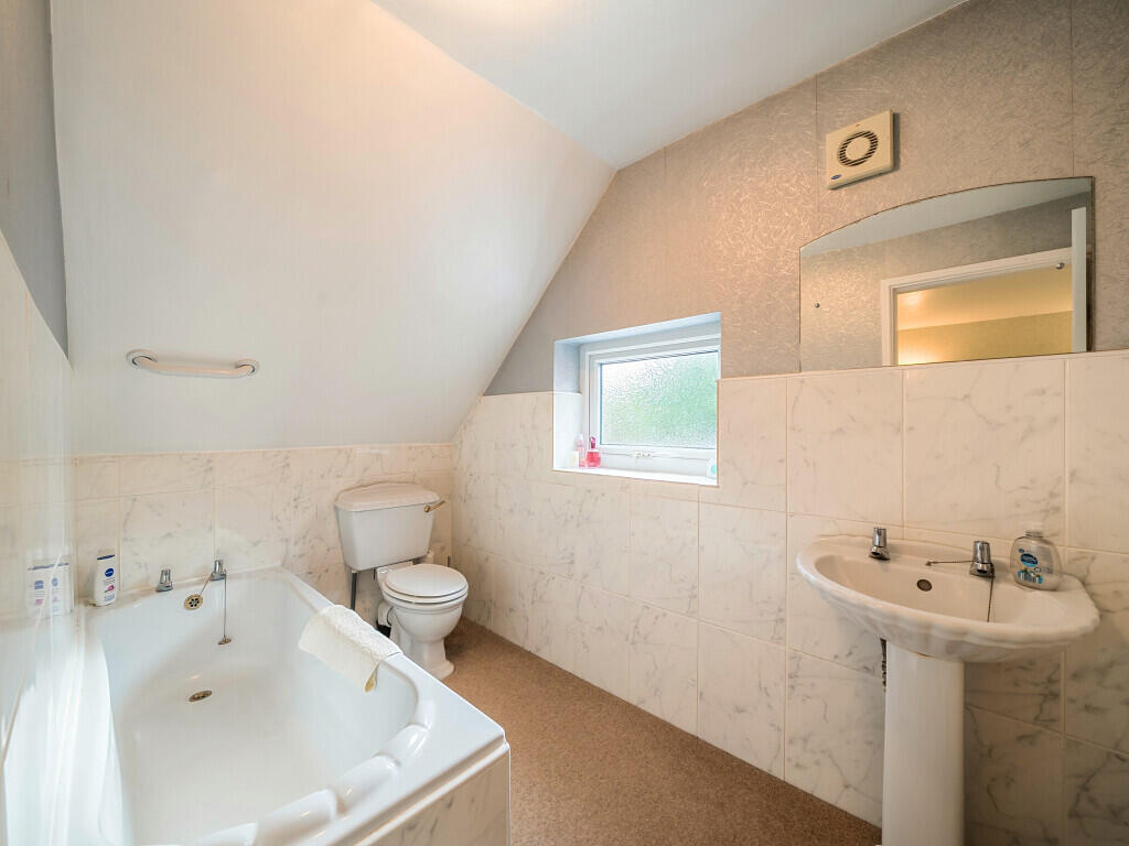 1369972-8-68fb692...