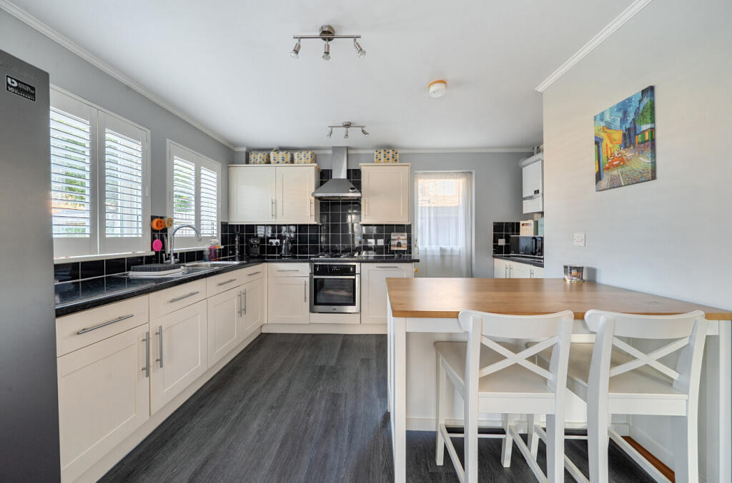 1387965-17-693acd...