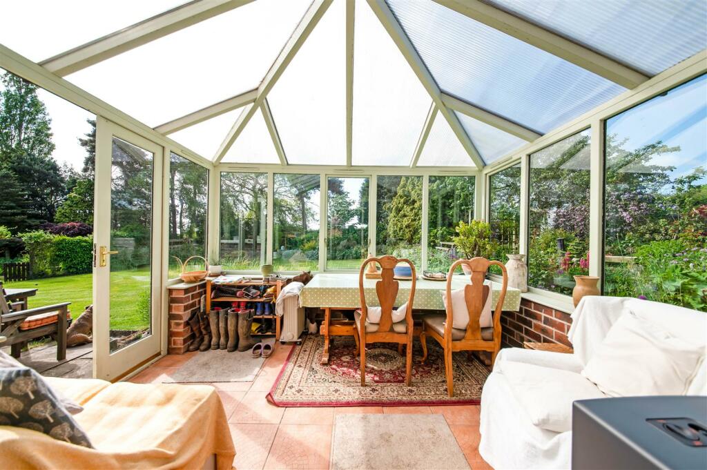 GARDEN ROOM