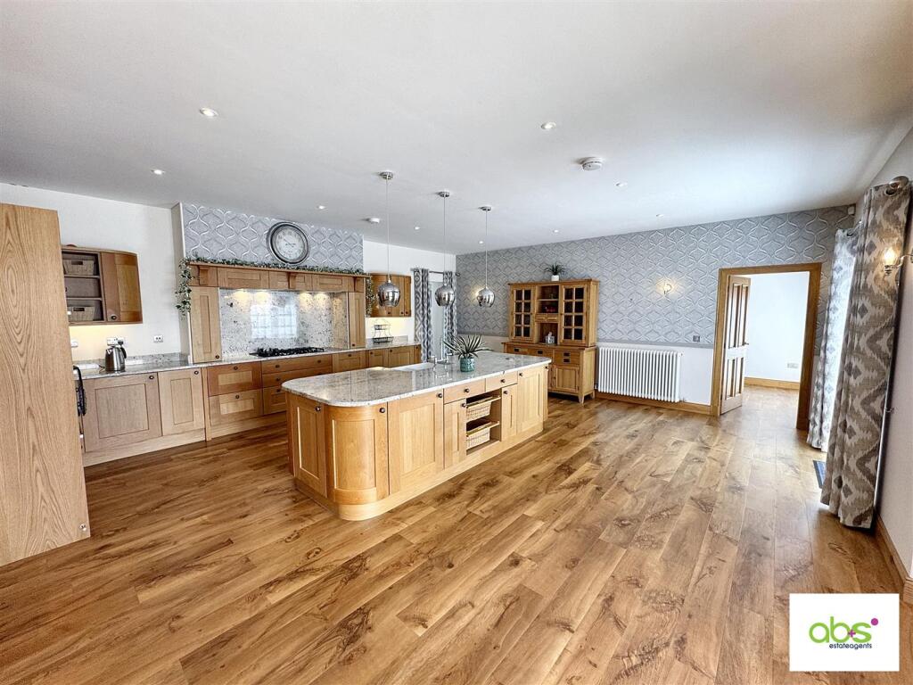 dining kitchen.jpg