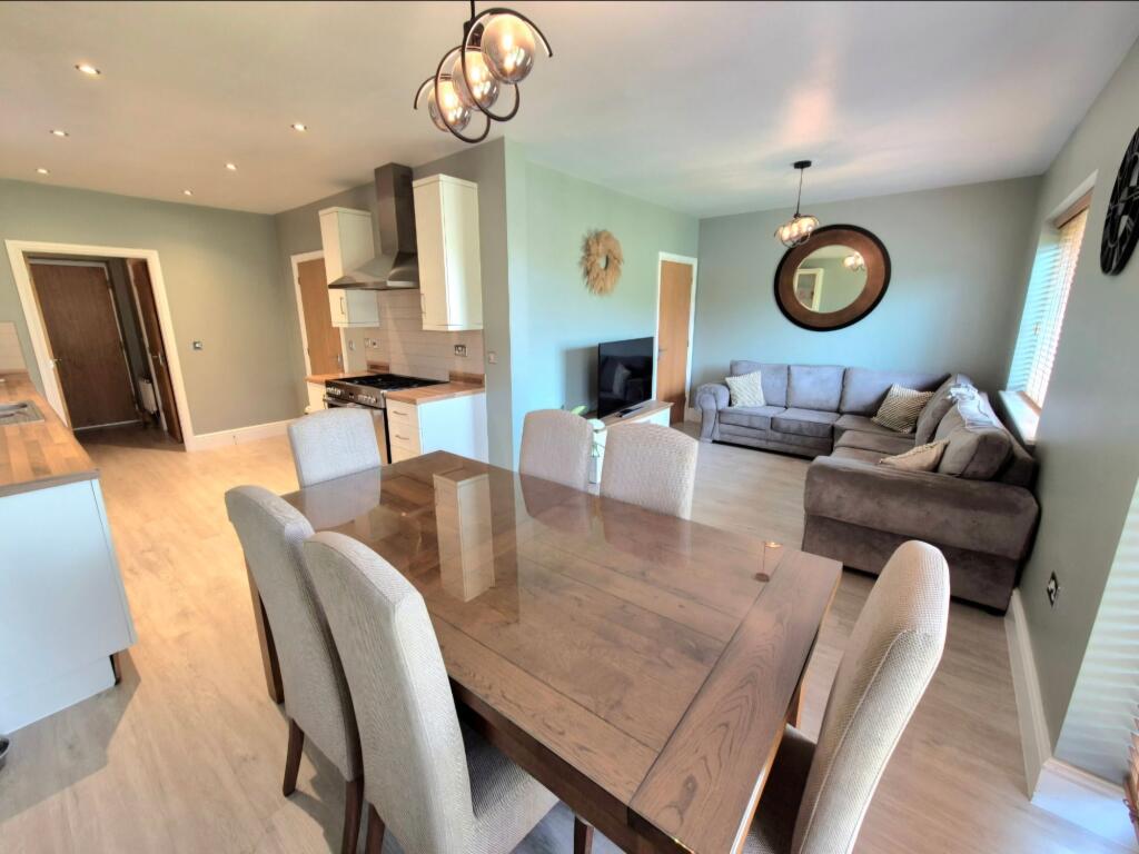 Living dinig kitchen