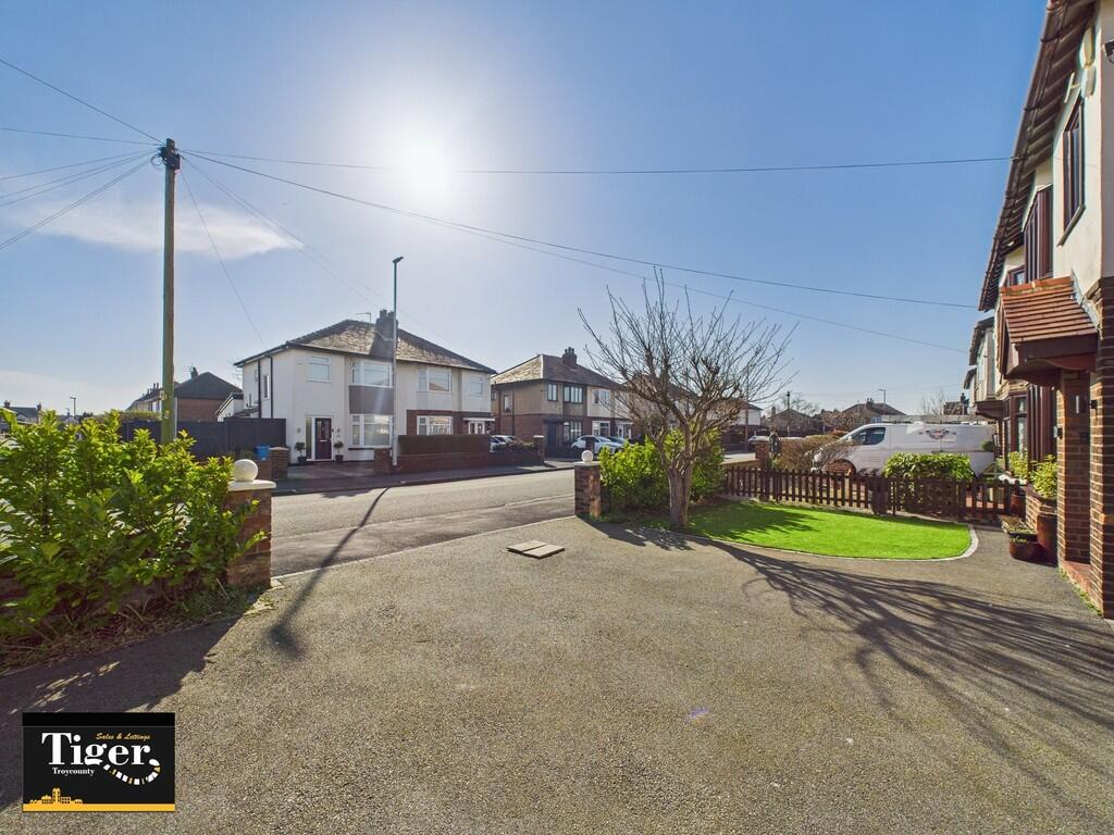 CAM02176G0-PR0505...