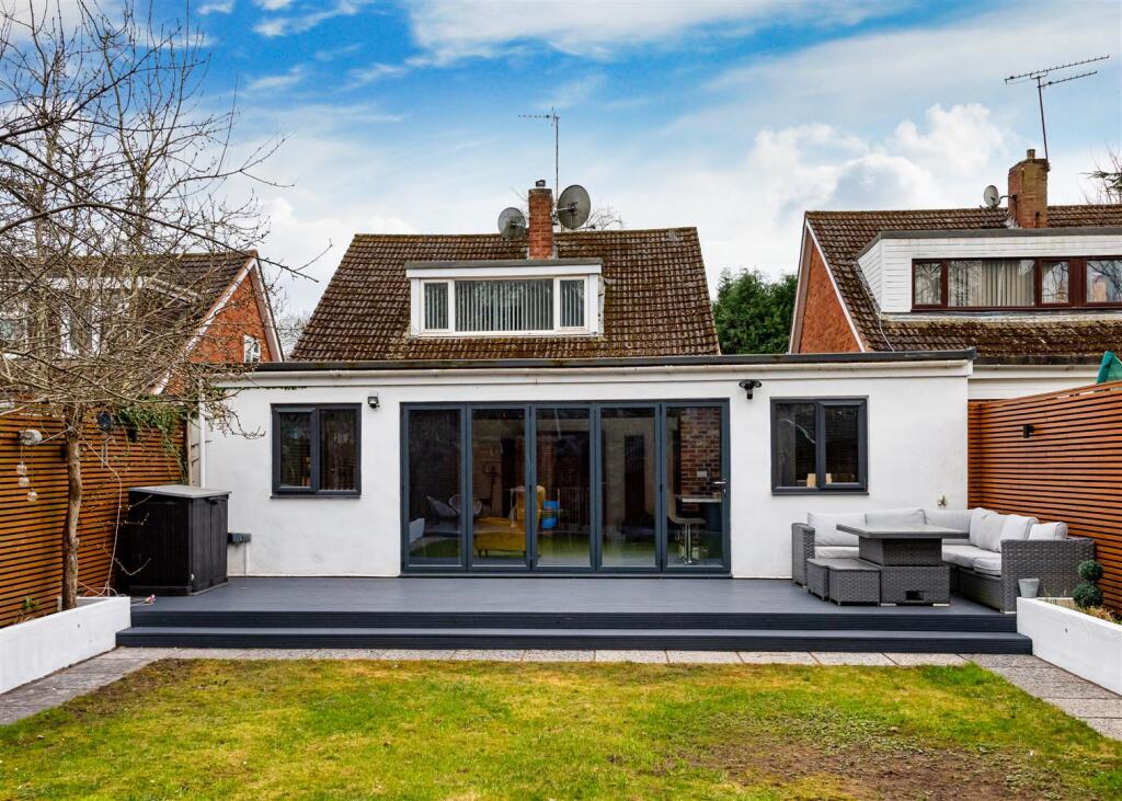 21 Walnut Drive-garden3.jpg