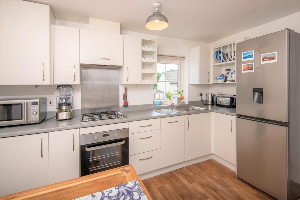 Kitchen 2.jpg