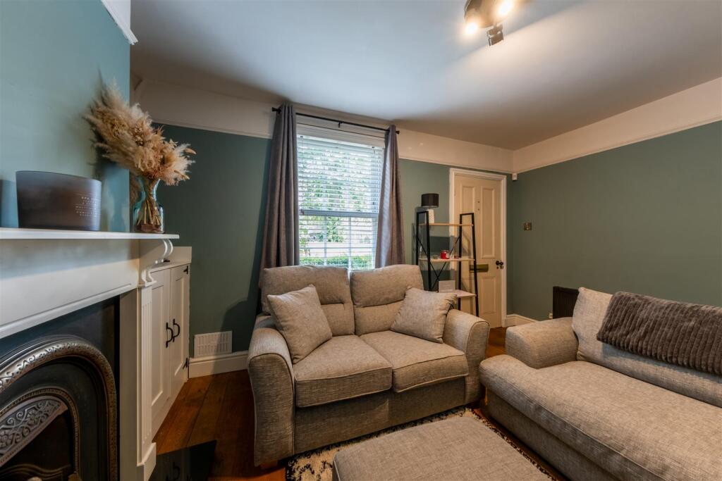 19 The Green-009.jpg