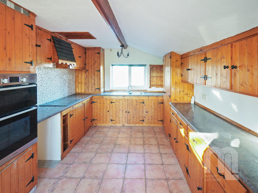 Kitchen / Breakfa...