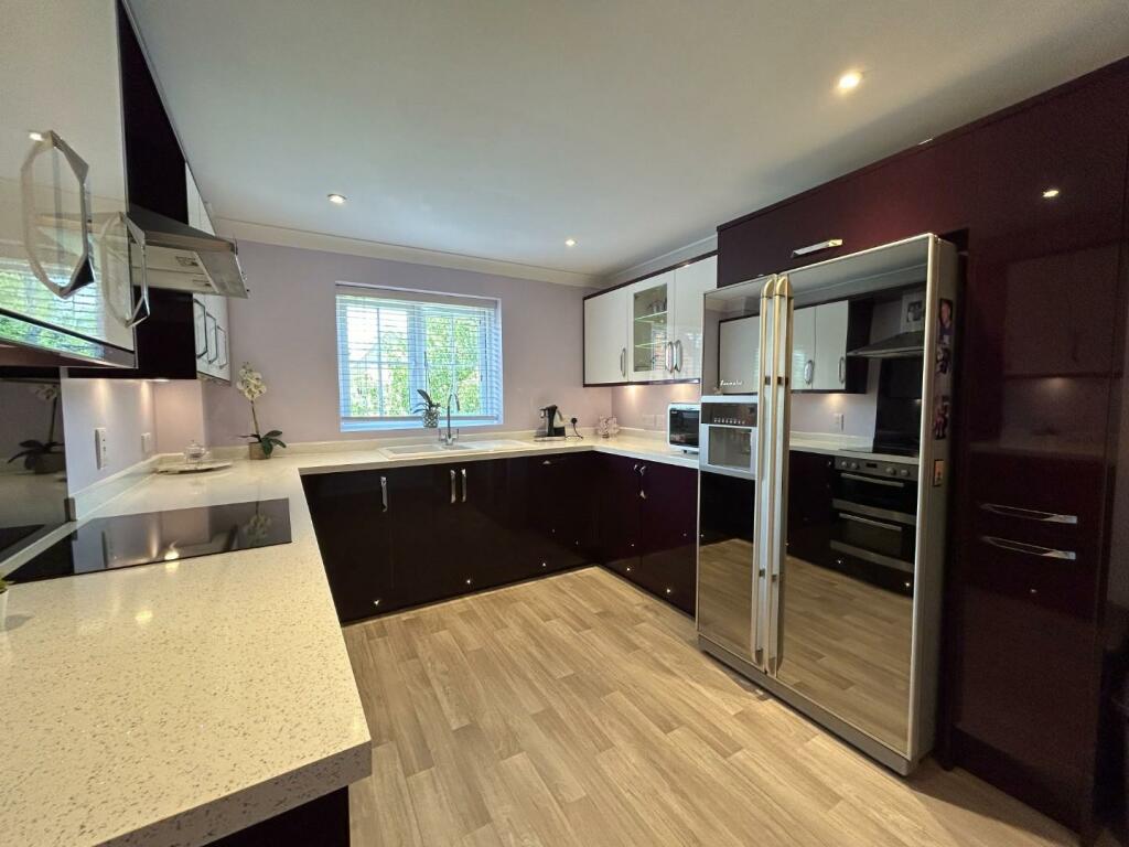 KITCHEN / BREAKFAST ROOM