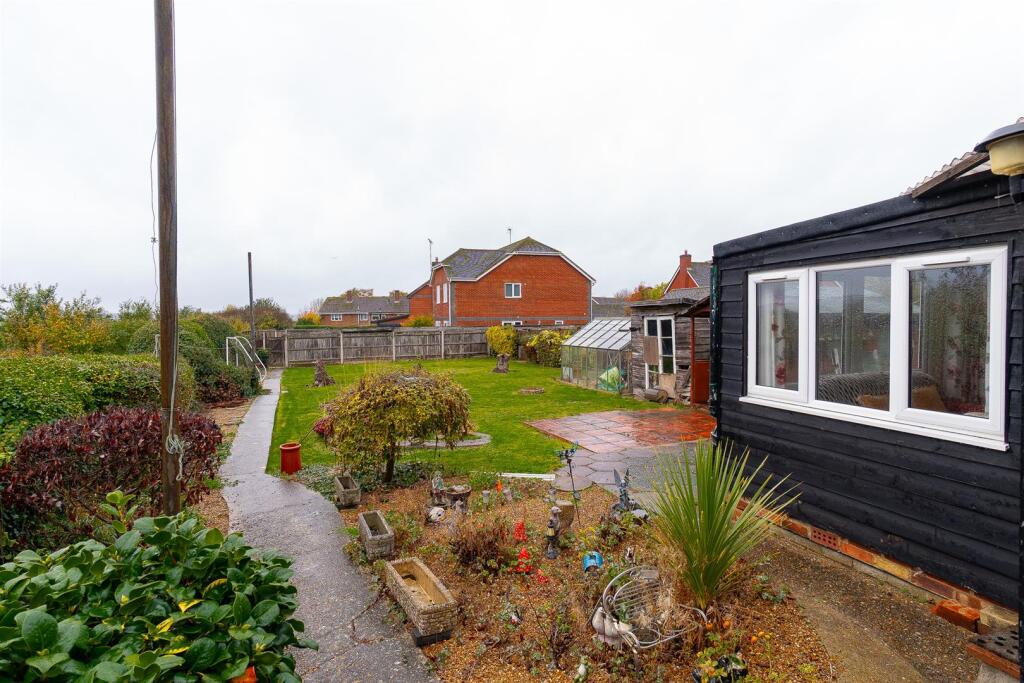 Mackenders Lane, Eccles33.jpg