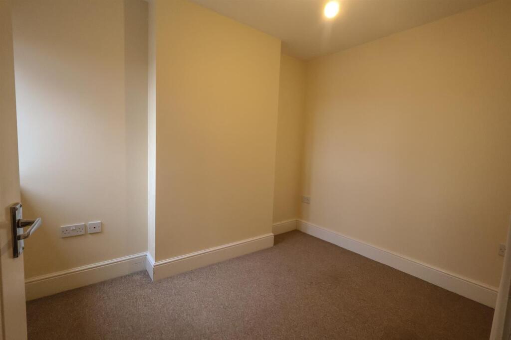 110 bedroom 1.jpg