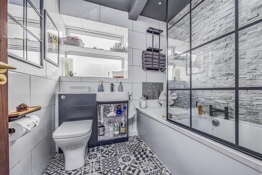 The Penthouse, 22 Bembridge Drive, Hayling Island-