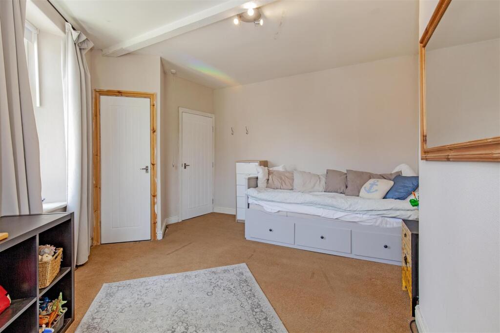 Bedroom 2-2.jpg