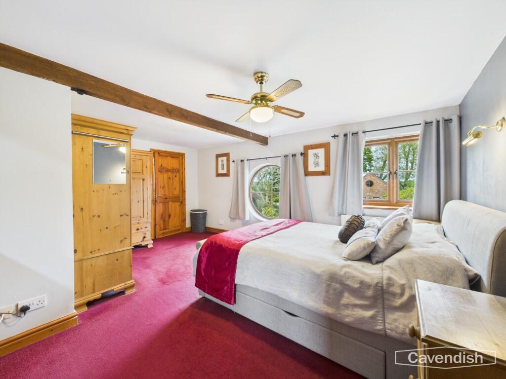PRINCIPAL BEDROOM