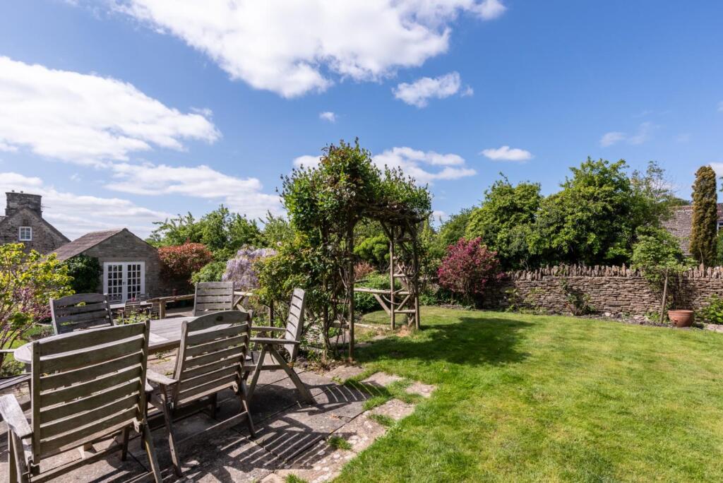 Avalon, 8 Weir Lane, Marshfield SN14 8NB-13.jpg
