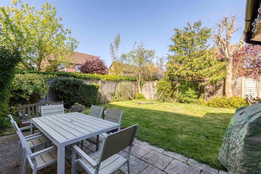28 Parker Close-17.jpg