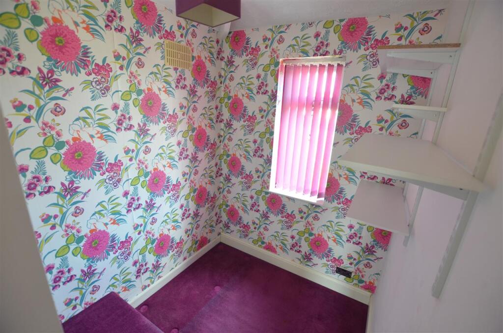 Bedroom 3 / Box