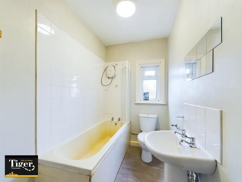 CAM02176G0-PR0468...