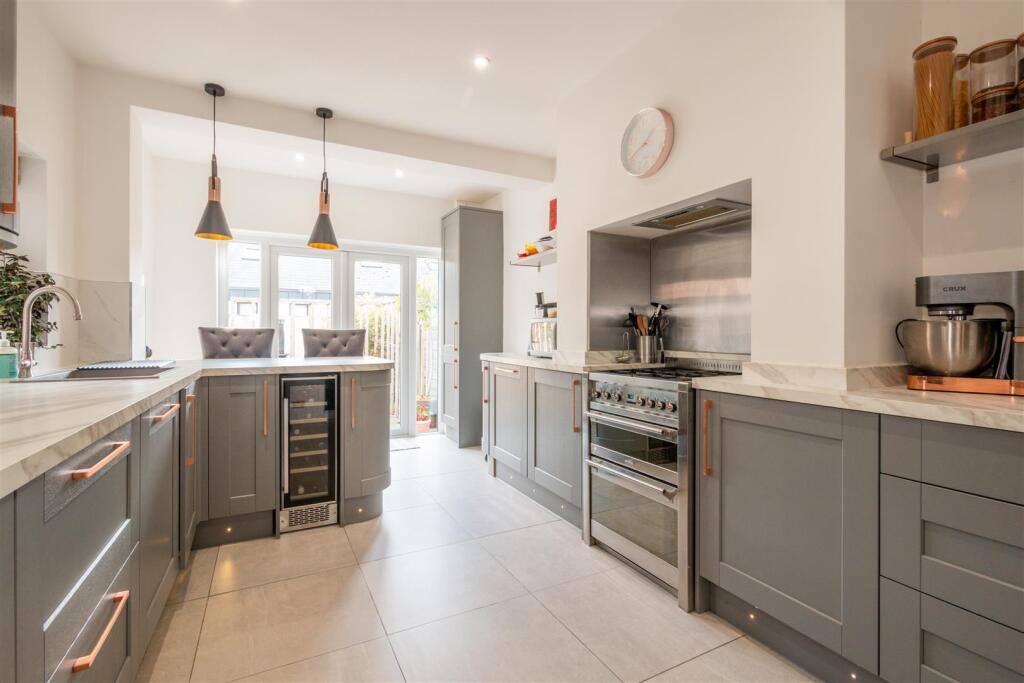 Breakfast Kitchen Aspect 2