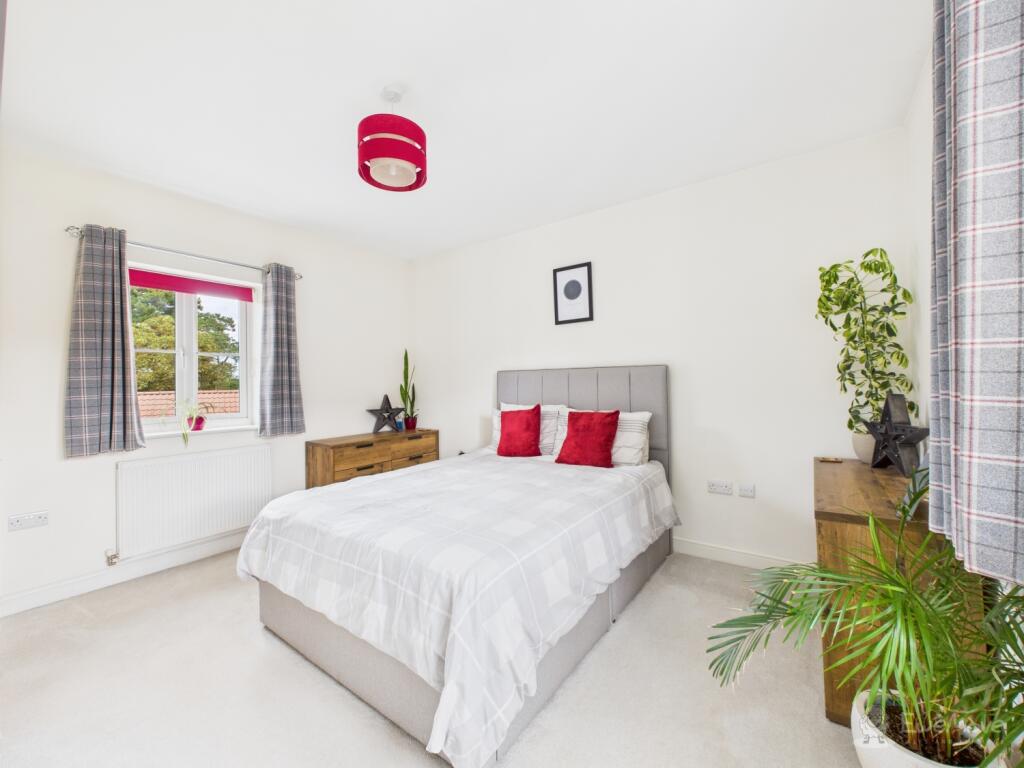 Principal Bedroom- Mark Stephens EweMove Newmarket