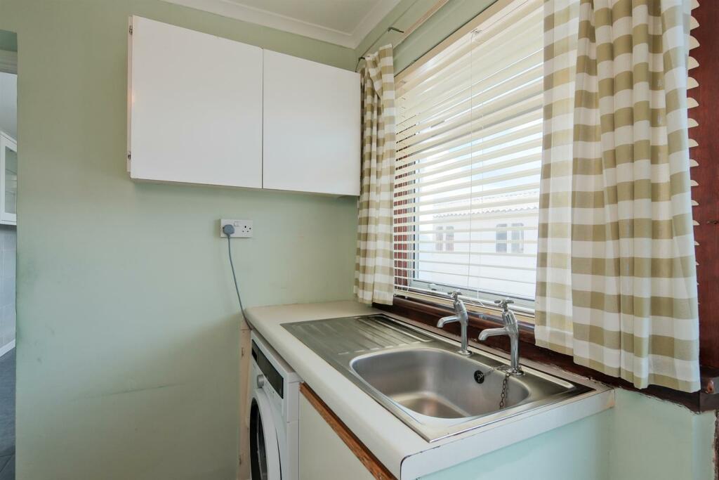 026-30 Braemar Cres, Carluke ML8 4BH.jpg