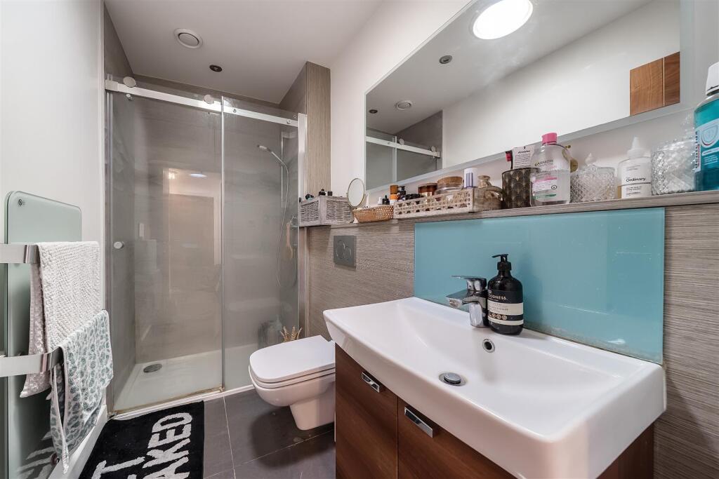 shower room high.jpg