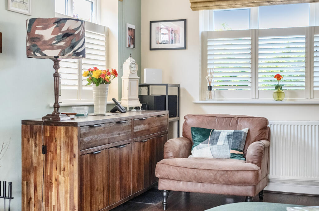 -684a9811717a9-l-1295203-10-68495a281c436