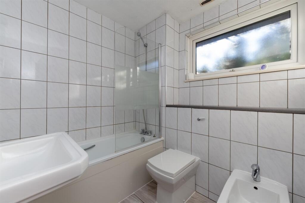 18 Milne Close (7 of 16).jpg