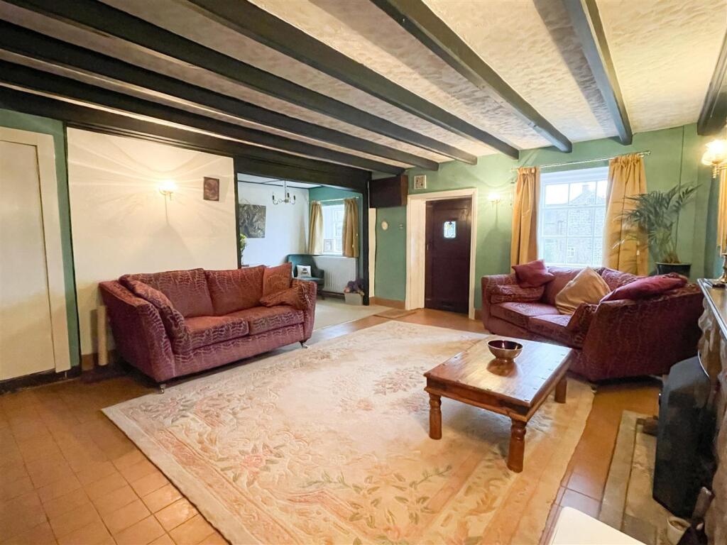 lounge 3.jpg