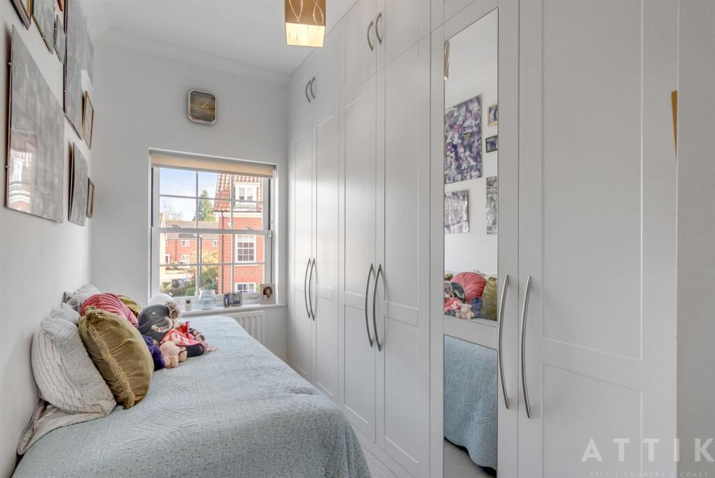 8 Blyth Mews, Halesworth, IP19 8FB (5).jpg