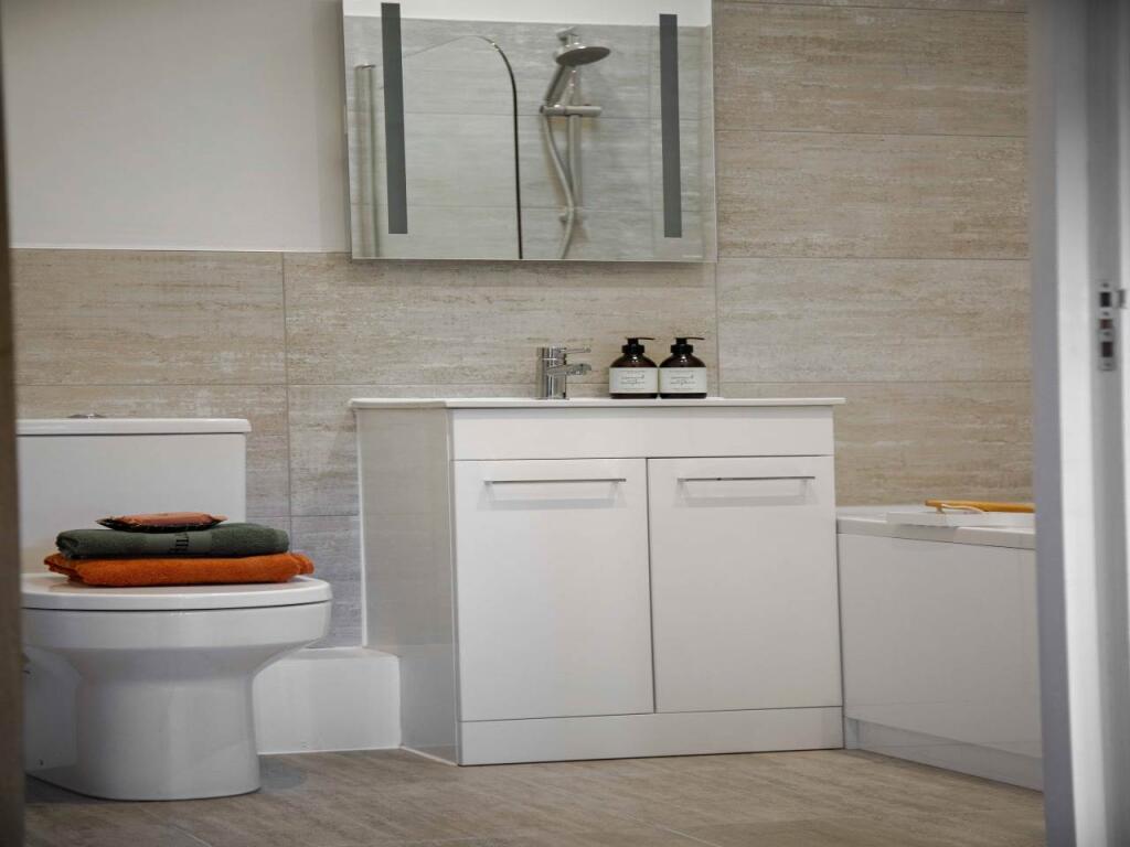 Bathroom (2)