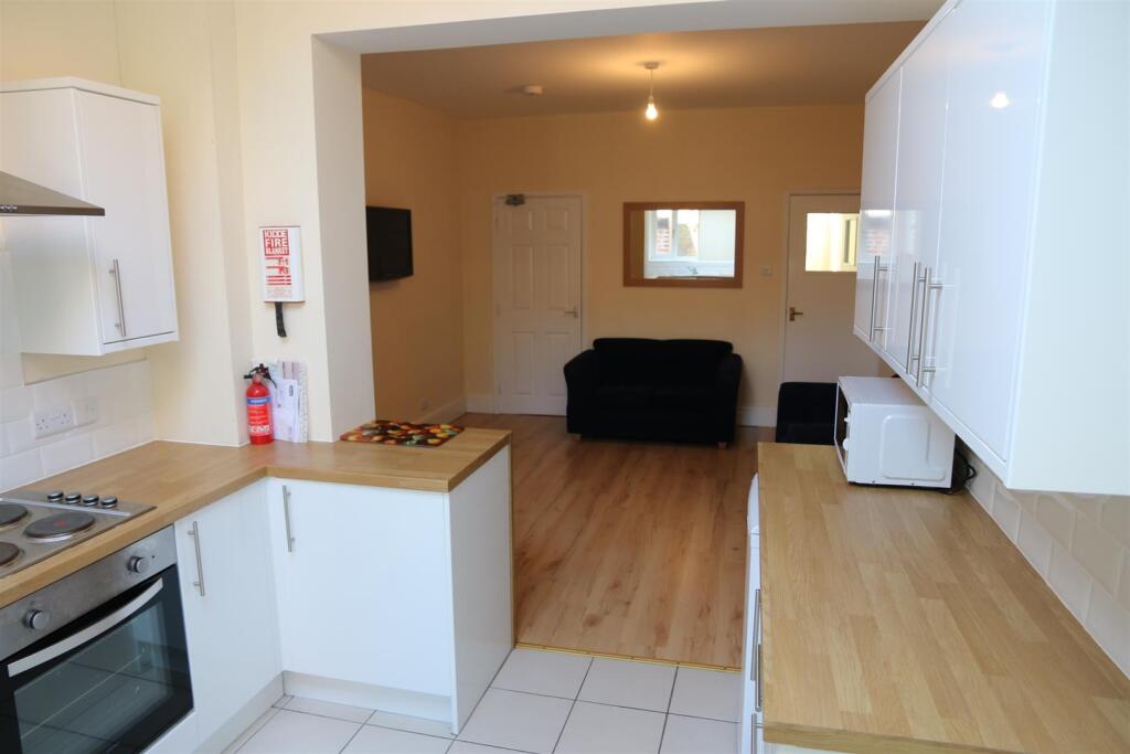 6 SL28 Lounge Jul18.JPG