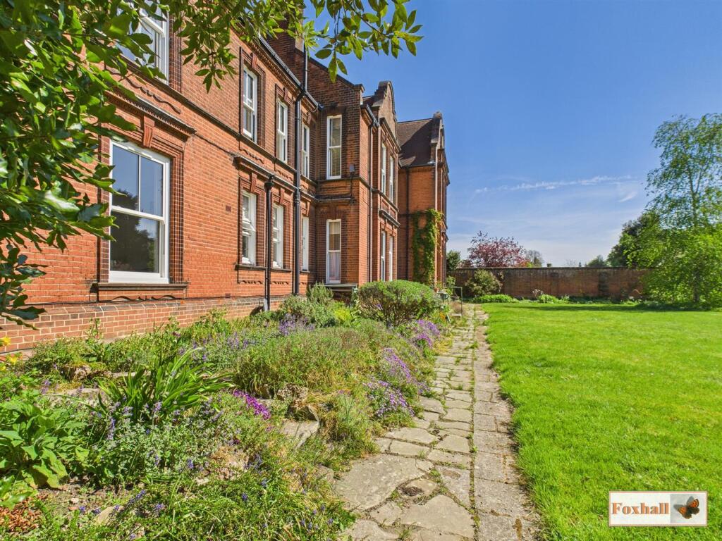 Rear Communal Garden
