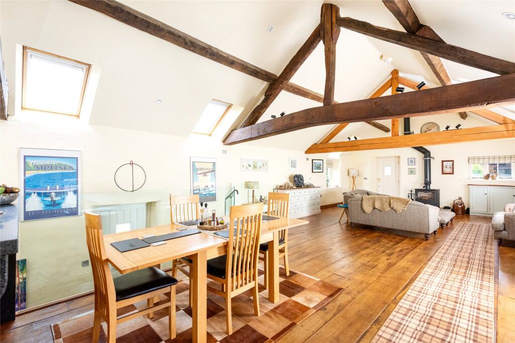 Kit/Sitt/Dining Room