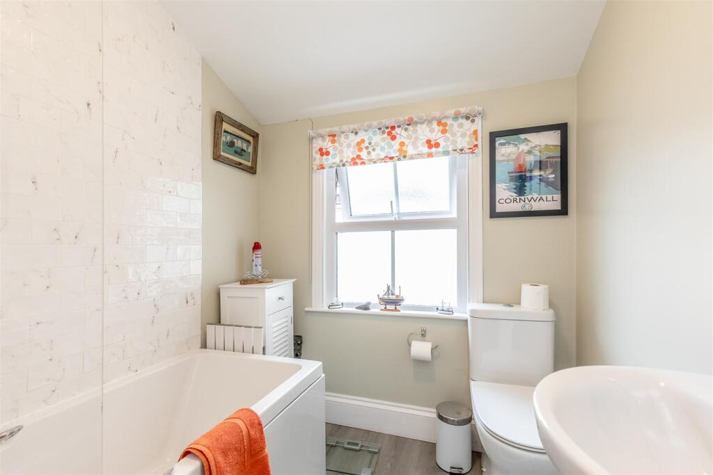 Bathroom.jpg