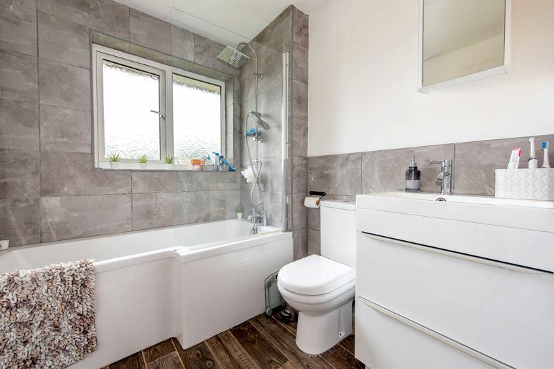 Bath/shower room