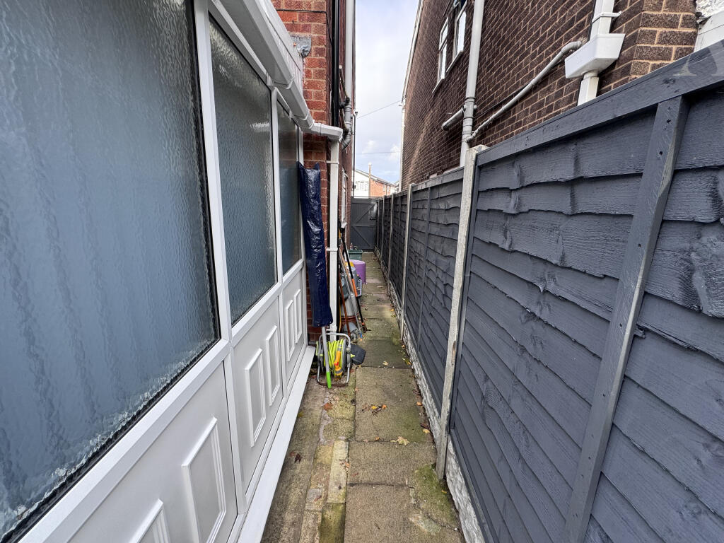 60 Leafeild Road Side Access