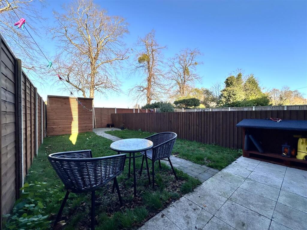 Well-Appointed Garden 238