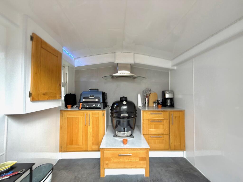 Outdoor Kitchen