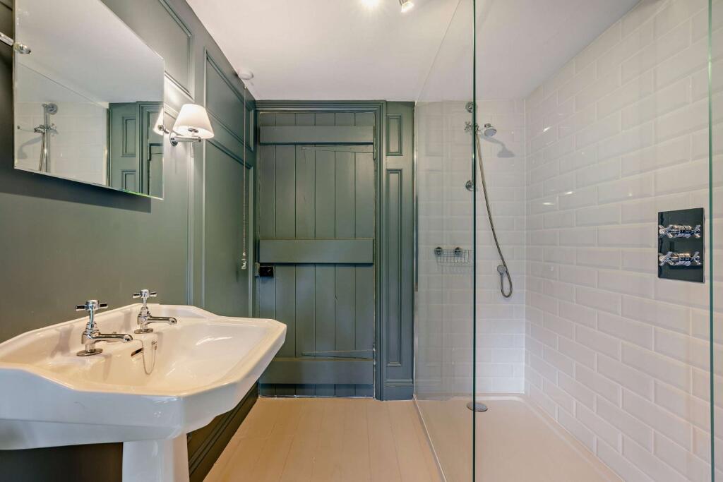 Bedroom 4 Ensuite