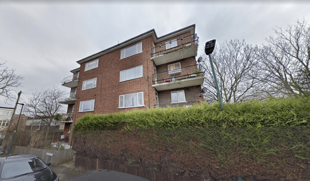 2 Bedroom flat In Wanstead on Nightingale Court, 