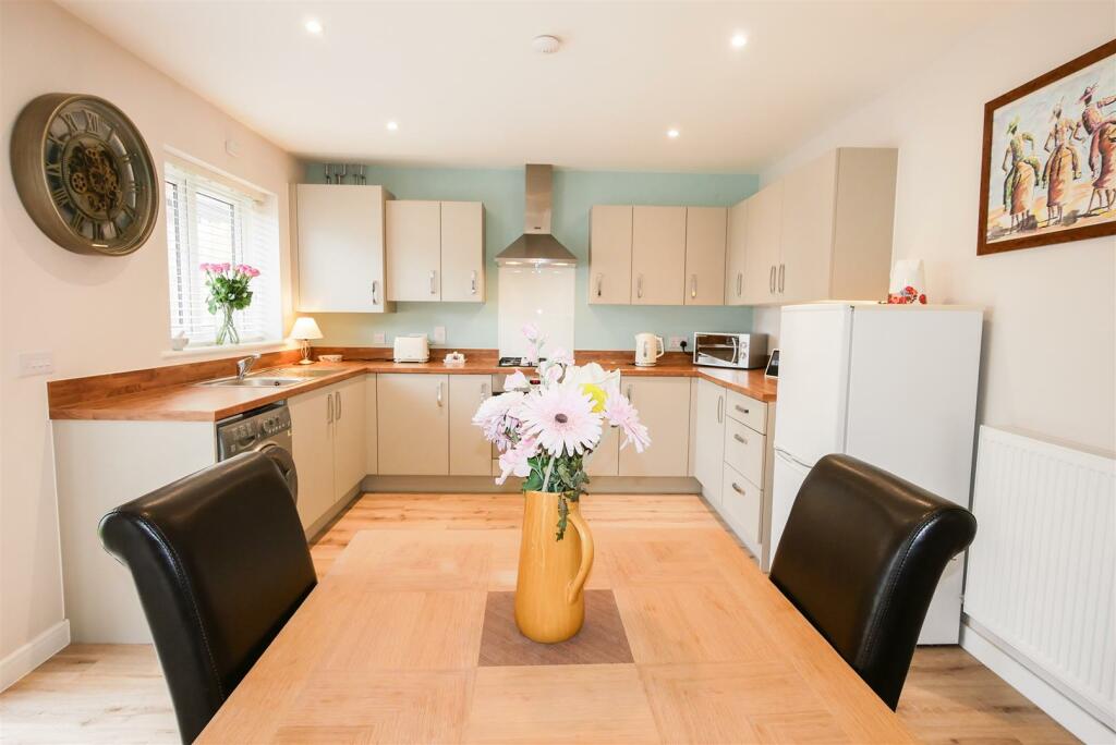 KITCHEN/DINER